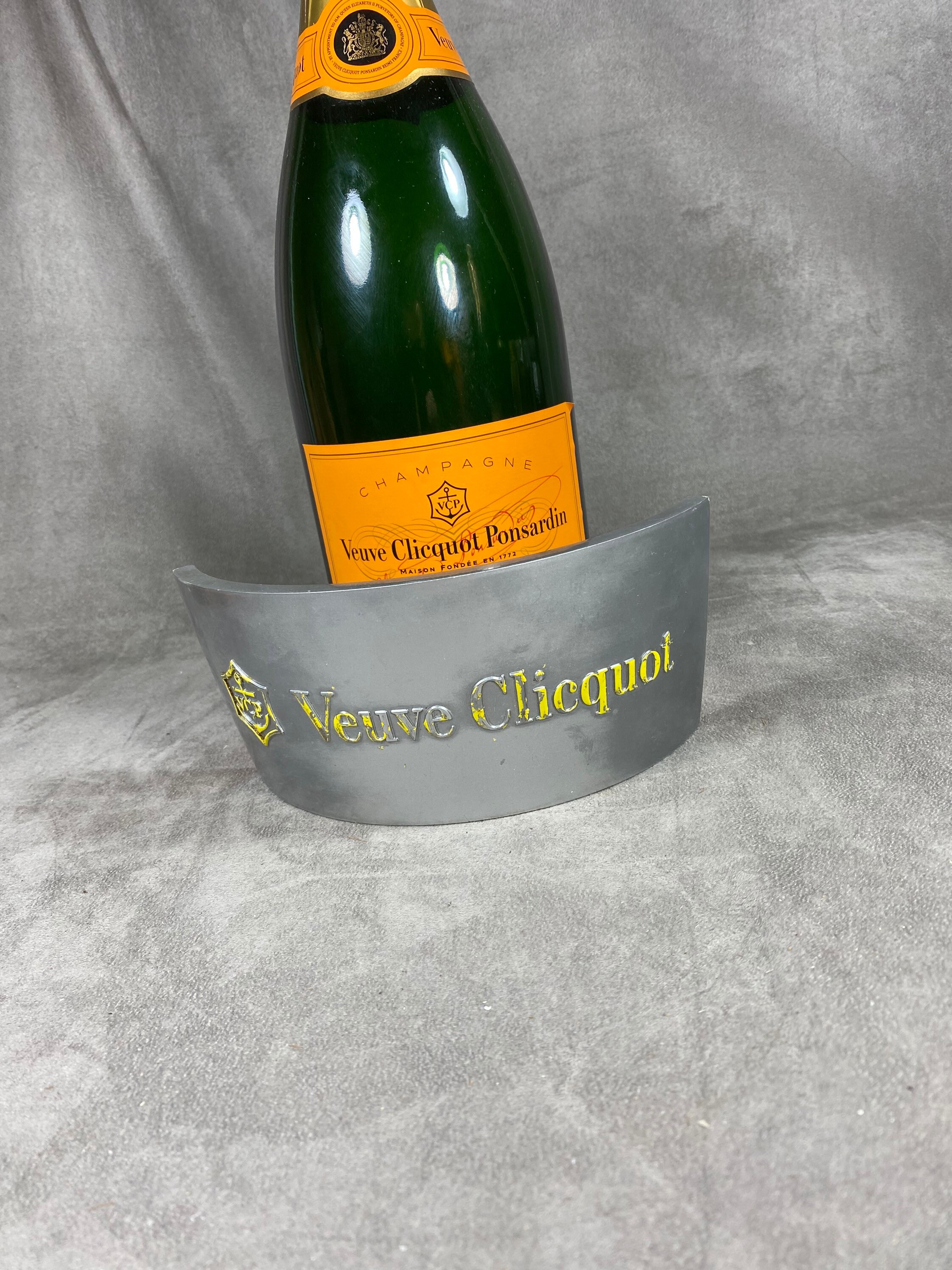 Coque Pour Bouteille de Champagne Jeroboam Veuve Clicquot en Plastique Argent et Orange