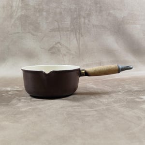 LE CREUSET Brown Enamelled Cast Iron Saucepan with Pour Spout and Wooden Handle Made in France Vintage 1970