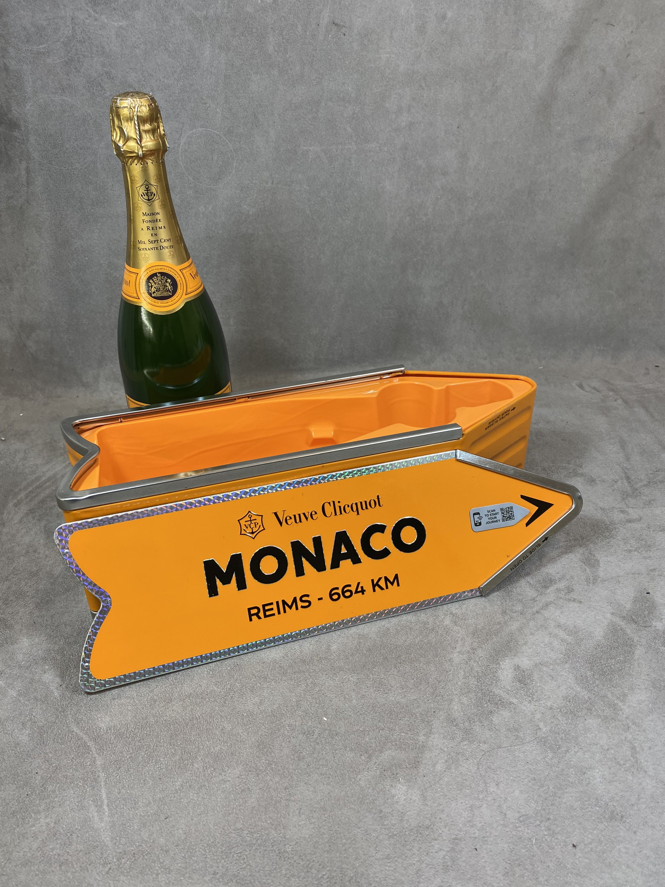 RARE Arrow Box MONACO Veuve Clicquot Ponsardin in Orange
