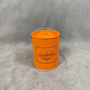 Vintage metal box Veuve Clicquot 1990’s