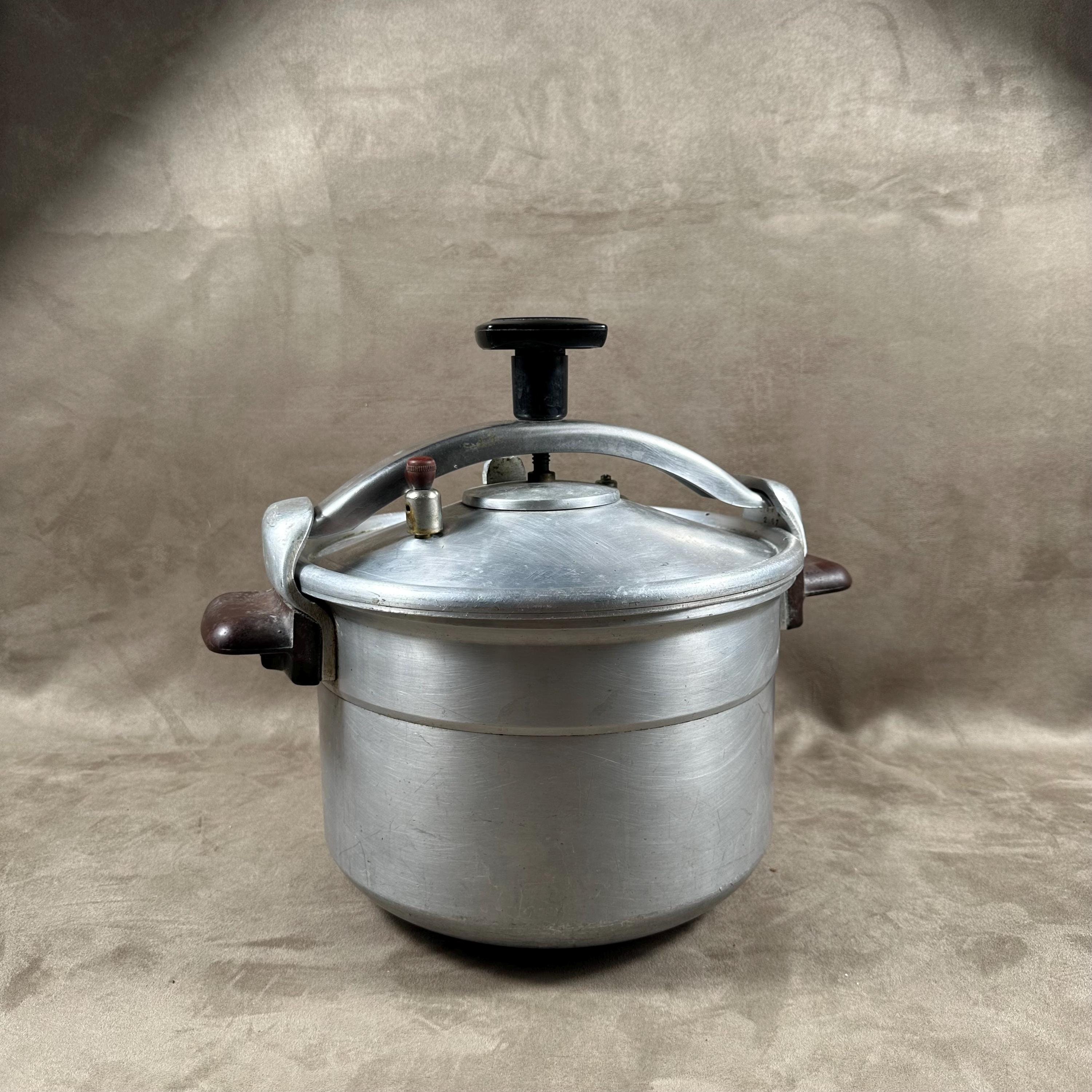 ヴィンテージ SEB 圧力鍋 フランス製 1980年代 - Etsy 日本 ヴィンテージ SEB 圧力鍋 フランス製 1980年代 - Etsy 日本