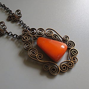 Gemstone amber pendant. Genuine amberstone. Vintage amberstone. Genuine Baltic amber. Amber 1960s Butterscotch amber dangle. Vintage gift.