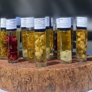Natural perfume/ 10 ml/ alcohol free/ toxin free/ vegan
