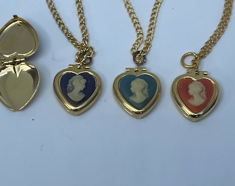 Vintage Cameo Heart shaped Locket 1970's