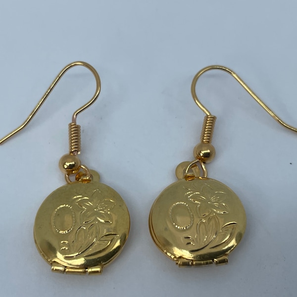 Vintage 1980's Dead stock Locket earrings