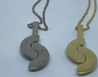 Vintage Modernist 1980&#39;s Vintage Pendant on 18 inch chain