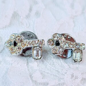 Par único (2) de broches de suéter vintage de los años 50 con diamantes de imitación de pasta plateada en forma de llave ~ ¡Retro! ~ Broches de corbata ~ Broches decorativos coleccionables