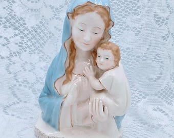 Figura de cerámica vintage de la Virgen con el Niño ~ María con velo azul y el Niño Jesús, estatua religiosa de 11,4 cm ~ Figura de estatua
