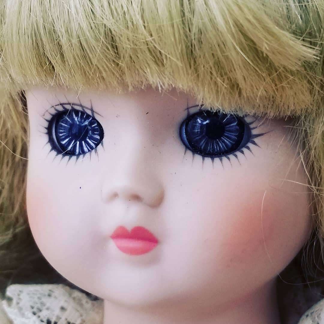 mundia dolls