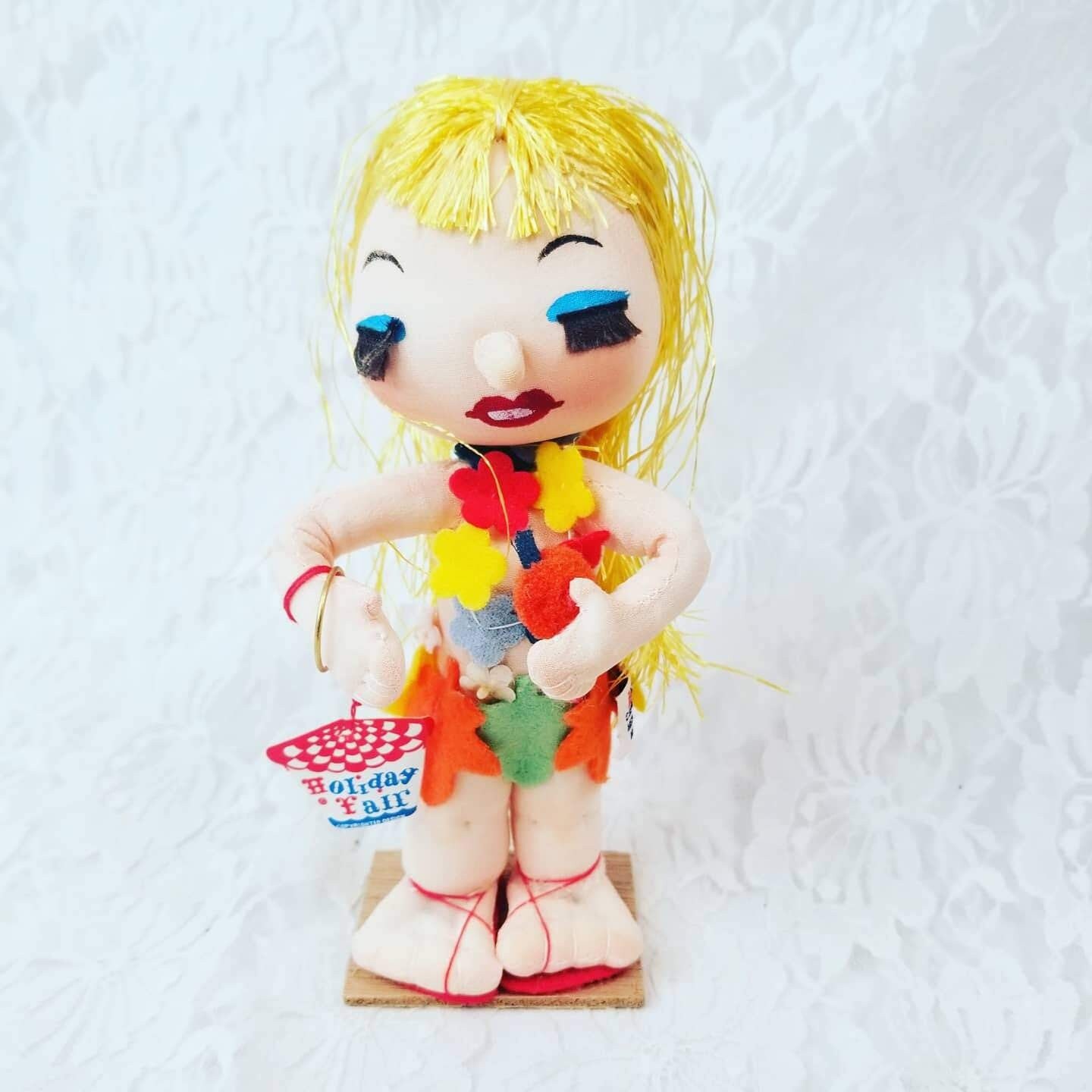 vintage hawaiian hula dolls