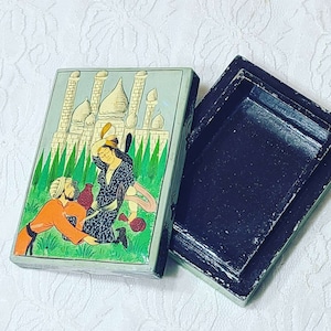 Vintage Handmade Wood Box ~ Keepsakes ~ Trinket Box ~ Hand Painted ~ Signed &quot;Hand Made In Kashmir India&quot; 3.75&quot; x 2.75&quot; x 1.25&quot;