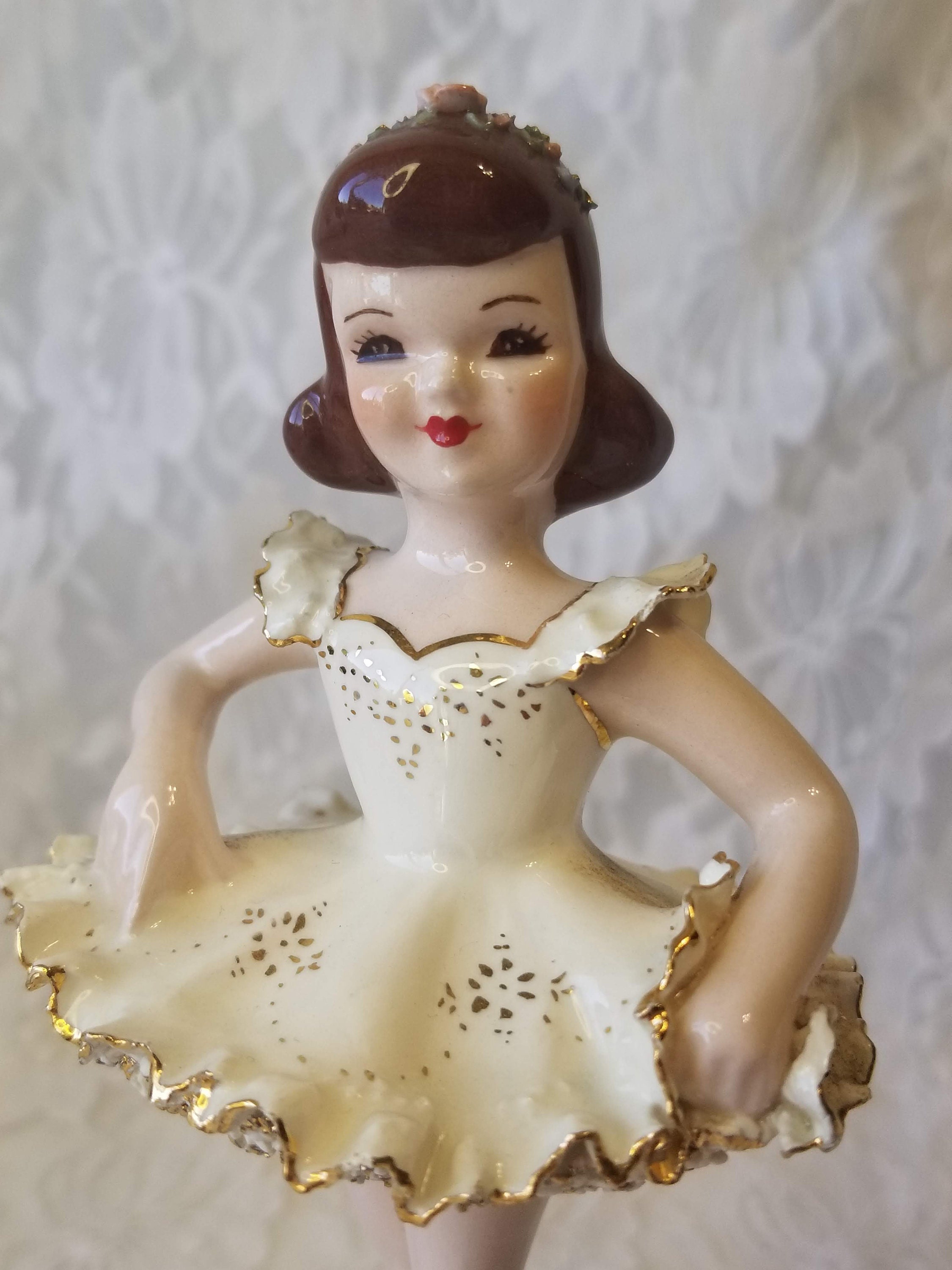 Vintage 1950s UNMARKED Ballerina Girl Chalkware Figurine Large 7.25 by 3 Consco? Napco