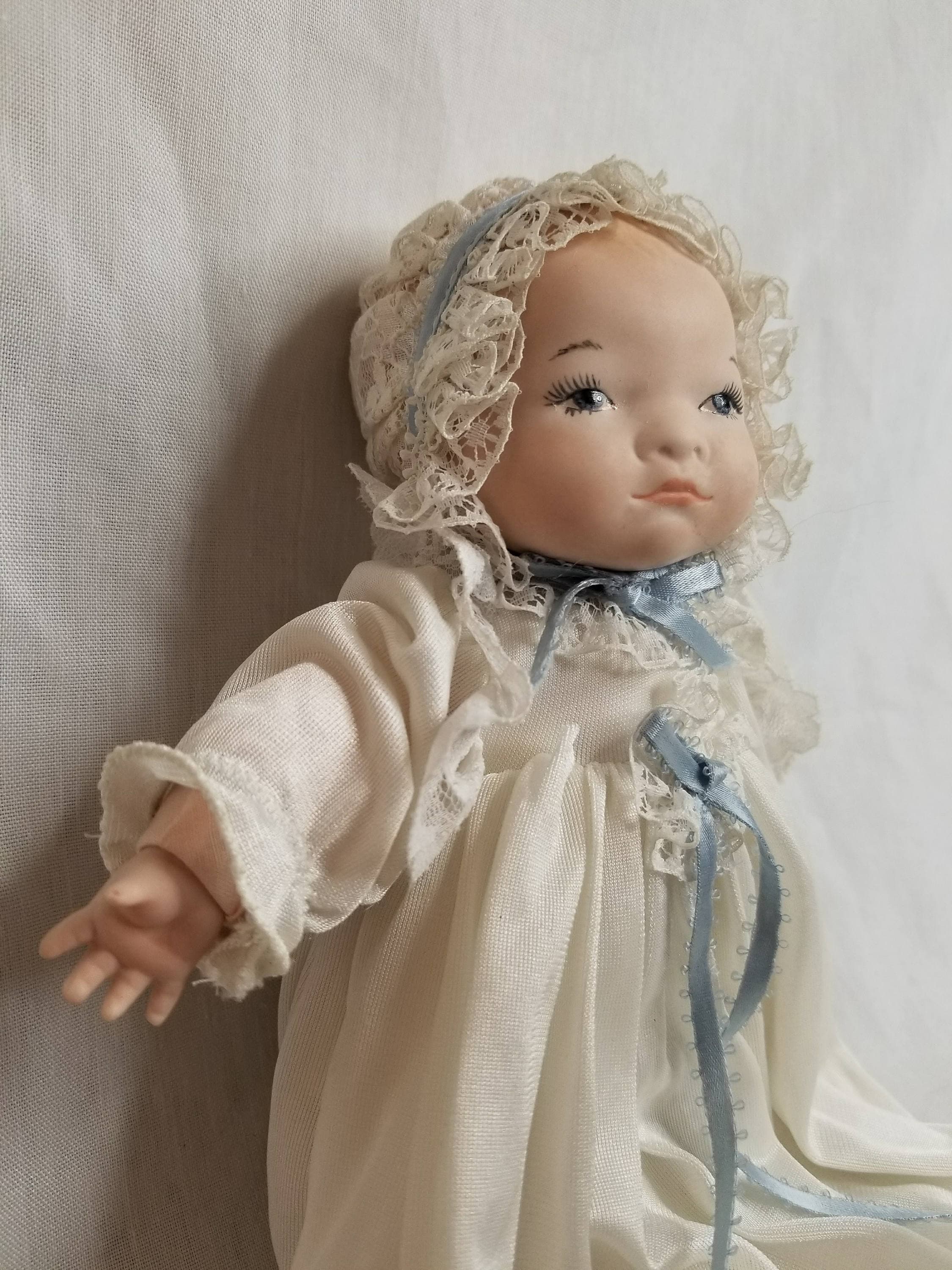 1923 bye lo baby