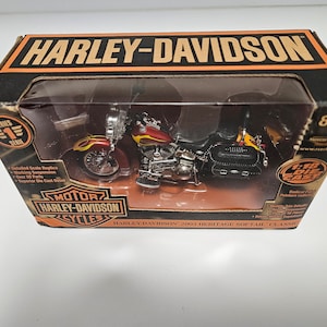 2003 Harley Davidson Heritage Softail Classic Diecast Model 1:18