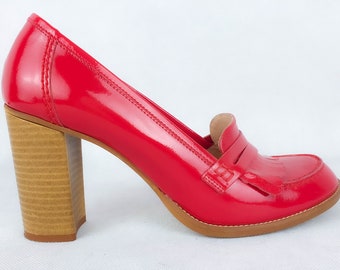 Venezia | Chunky heel | Almond toe | Penny Loafer | Red | Natural patent leather | size 40  elegant classic red lacquered shoes