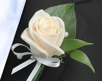 wedding boutonniere,bridal accessories,bride flowers