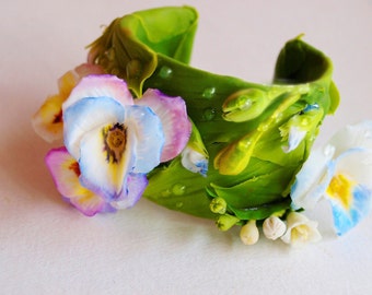Pansy flower bracelet nature floral jewelry, charm bracelet for women