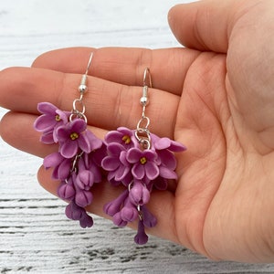 Purple lilac flower earrings, floral drop earrings, polymer clay jewelry, gift for her