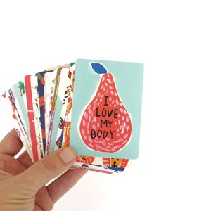 Pocket Mantras: 52 Little Affirmations to Inspire Positivity Deck of Cards image 9