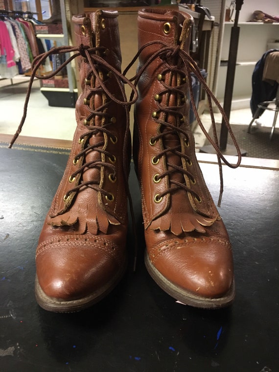 Vintage Women’s Capezio Ropers Lace Up Boots-Weste