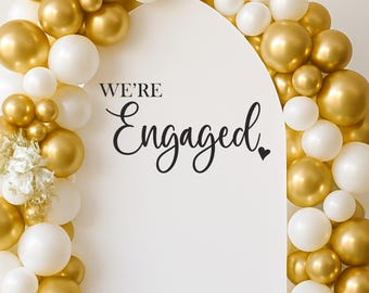 セイルボード、バルーンアーチ、鏡、看板用「婚約しました」ステッカー | ビニール製デカール 結婚式 婚約パーティー