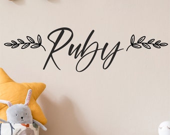 Adesivo da parete in stile script su misura personalizzato con nome floreale, decalcomania per camera da letto per bambini su misura in vinile adesivo su misura