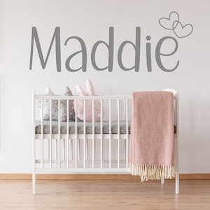 Pegatina de pared con nombre y corazones: cualquier nombre para la pared del dormitorio, calcomanía personalizada y hecha a medida.
