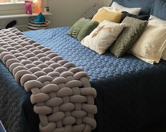 White bed clearance runner and cushions