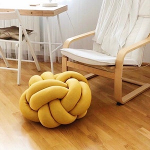 Knot Round Floor Pouf ottoman