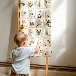 Personalisierter Adventskalender Stoff Wanddekor für Kinder Weihnachtsgeschenk von Oma Eco Urlaub Geschenk Wiederverwendbare Minimalistische Wanddekoration