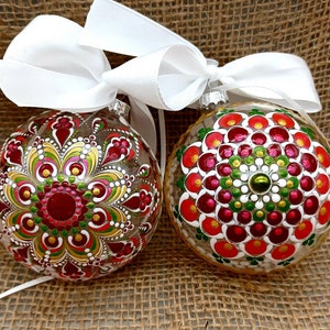 ¡Caja de 2! Hermosas y únicas bolas de cristal pintadas a mano / mandala / como se ve en el programa de televisión de Navidad 2021