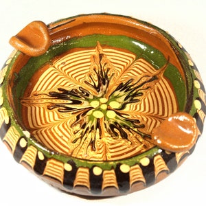 Lovely Vintage Ashtray, Handmade Ceramic Ashtray,  Round Clay Ashtray, Pottery Ashtray, Bulgarian Troyan Ceramic, Painted Cigarette Ashtray