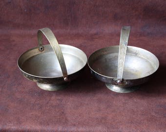 Set aus 2 Vintage Zucker Schalen, Terrinen - Bonbonniere mit Griff - Schale - Metall Zuckerdose - Tablett Snack Bonbonniere