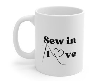 Stitching Love: Von Sew inspirierte Akzent-Tasse für Modedesigner und Handwerksliebhaber
