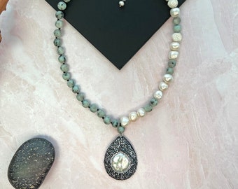 Kiwi Jasper, Culture Pearl, and Druzy Pendant Necklace. Kiwi Jasper Beaded Jewelry. Kiwi Jasper Necklace.Gifts for Her.Root and Heart Chakra