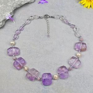 Amethyst Sunset Facet Necklace.  Statement Necklace.  Beaded Short Lavender  Necklace.  Lavender Chunky Necklace.