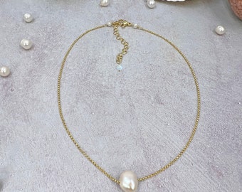 Single Cultured  Pearl Suspended Along a Cable Chain Necklace. Pearl necklace. Gift for mom. Wedding Bridal necklace.Bridesmaid gift.