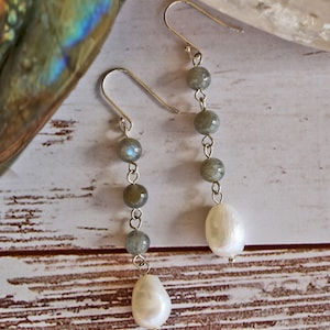 Pearl Labradorite Drop Earring. Natural  Labradorite  Dangle Earrings. Freshwater Pearl Earrings. Mother&#39;s Gift.Gift for Her.