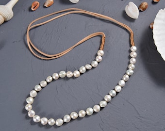 Beaded Freshwater Pearl & Leather Necklace. Elegant Pearl Necklace. Pearl Statement Necklace.