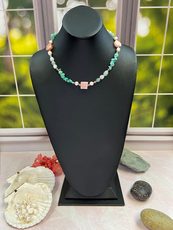 Collana con ciondolo peruviano vintage in argento sterling con pietre colorate intarsiate - Viracocha, divinità Inca - Corallo, Sodalite - Spedizione gratuita negli Stati Uniti - Italia