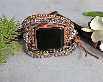Apple Watch-armband i sodalit och kristall. Naturstenar. Smartklockarmband och pärlor. Boho-armband.