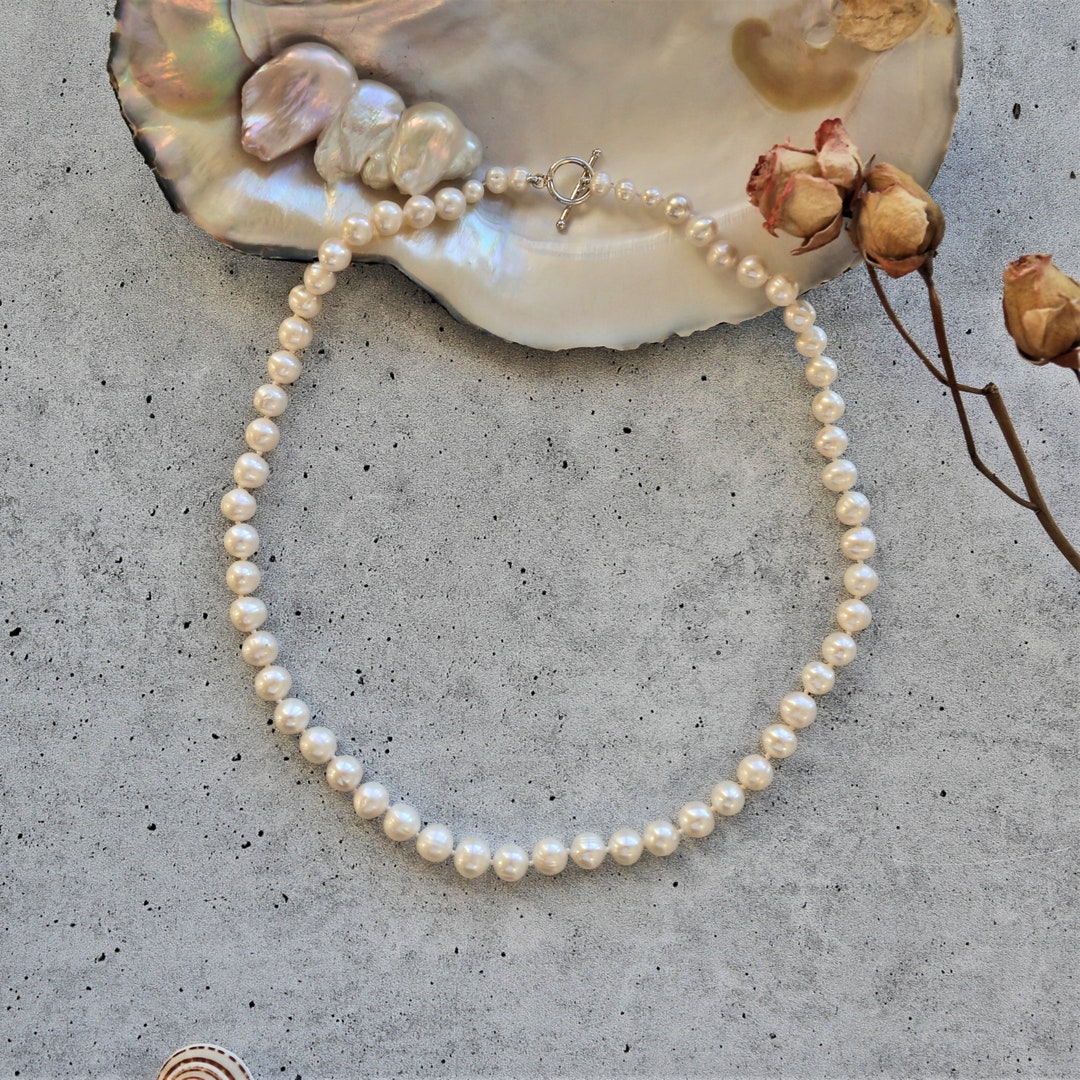 Classy Cultured Freshwater Pearl Necklace in 18. - Etsy Canada
