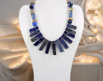 Sodalith Halsband Halskette. Sodalith, Kristalle und Achat Statement Halskette.