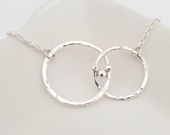 Mother Daughter Sterling Silver Necklace Set: Interlocking Rings, Eternal Bond