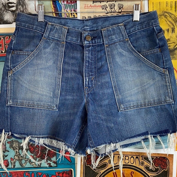 Vintage des années 70 rétro bleu Levi's Orange Tab brodé je t'aime short en jean coupé en denim avec poche carrée 33"-34" taille, hommes femmes denim hippie