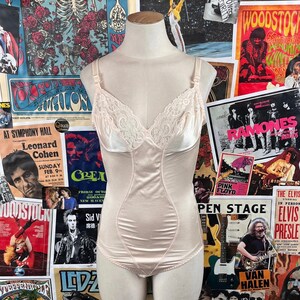 Sous vetements vintage hotsell