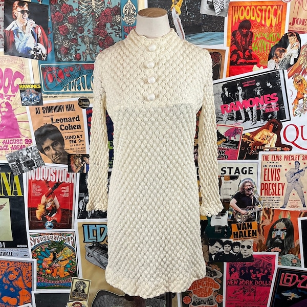 Vintage 60s Cream Ivory Knit Mod GoGo Shift Dress , 60s Twiggy, Go-go Girl Dress, Size Petite 0/2, Mod Fashion Mini