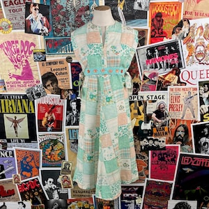 Vintage Women&#39;s 70s Pastel Teal Peach & Cream Floral Plaid Patchwork Print Sleeveless Belted Pinafore Dress P2XS Retro Cottagecore Spring