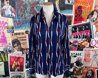 Vintage Women's 60s-70s Navy Blue Red & White Chain Belts Novelty Print Pullover V-Neck Disco Blouse Top Small, Retro Ladies Shirt