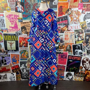 Vintage Women&#39;s 60s Neon Geometric All Over Print Quilted Long Sleeve Penney&#39;s Loungewear Housecoat XS Housewife Boudoir Robe